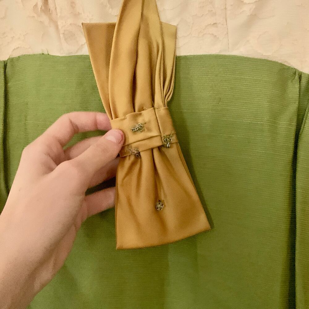 Vintage Green Maxi Dress with Satin Bow Belt 1970s Cream Lace Formal Dress - Picture 5 of 11